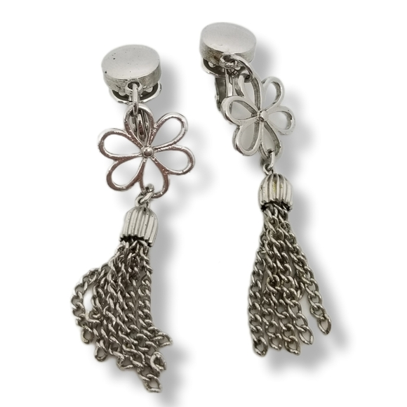 CROWN TRIFARI RARE 1950S SILVERTONE FLOWER & TASSEL DROP CLIP ON EARRINGS - Picture 3 of 8